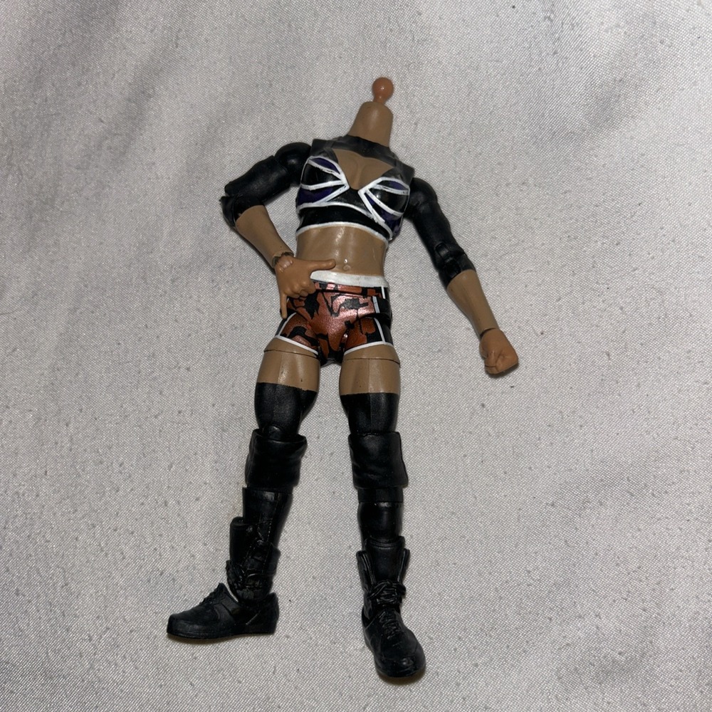 Mattel WWE Royal Rumble Elite Series Dakota Kai Wrestling Figure No Head